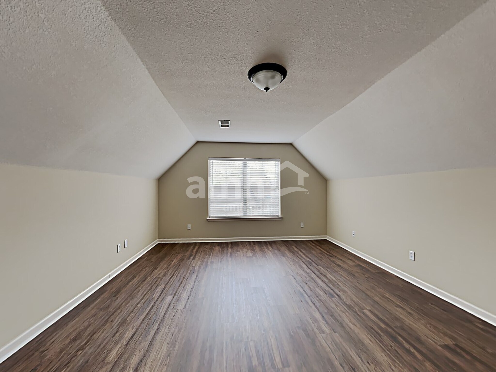 Building Photo - 6652 Clingmans Cv