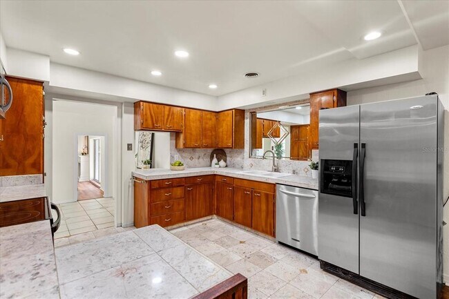 Building Photo - 105 John Anderson Dr