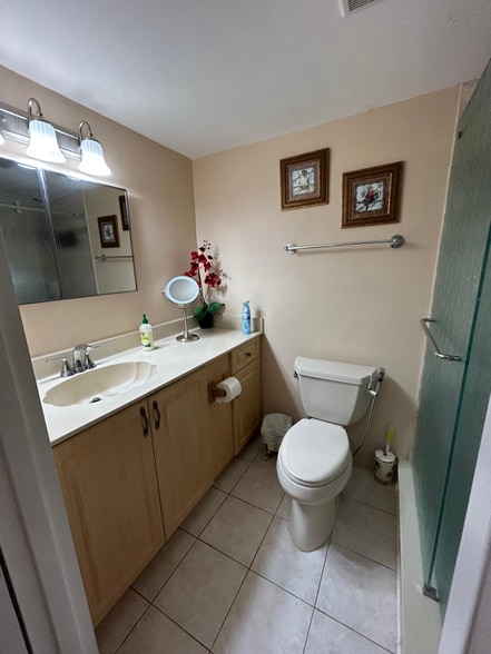 Building Photo - 3725 S Ocean Dr