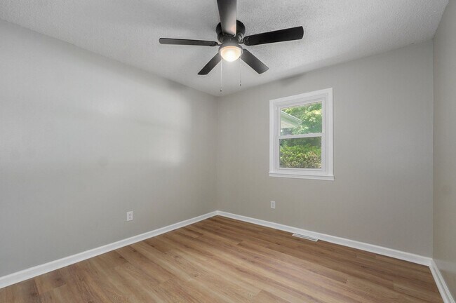 Building Photo - Charming 3 bedroom house in Springfield,MO!
