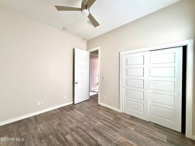 Building Photo - 12878 Clevedon St