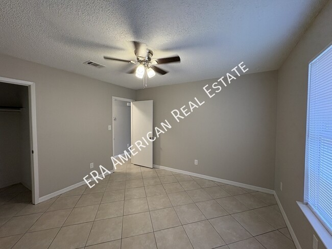 Building Photo - 3354 La Leyenda Ct