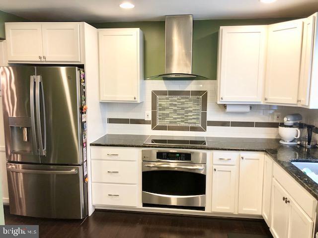 Building Photo - 15 Robin Ridge Ct