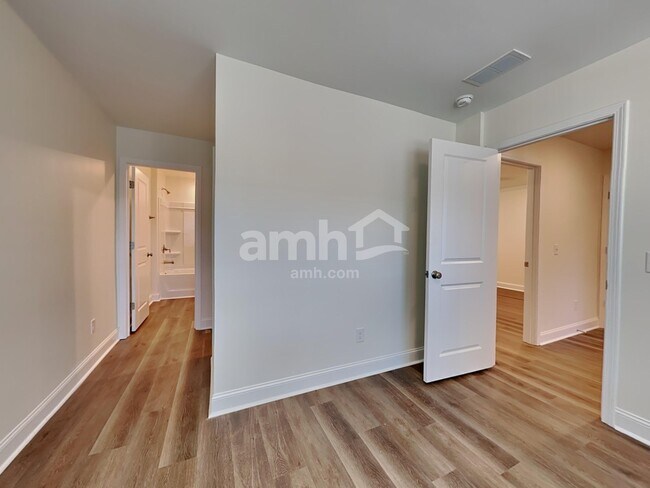 Building Photo - 1502 Brookgreen Dr