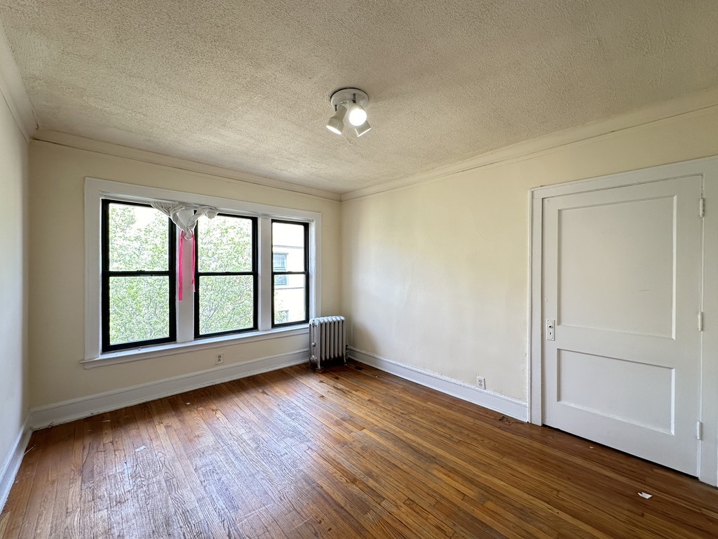 Building Photo - 2332 N Spaulding Ave