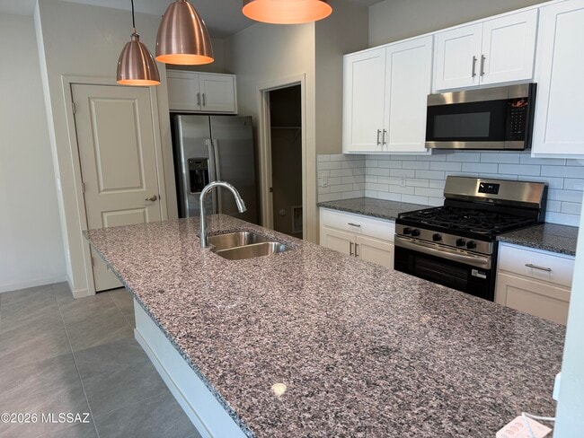 Building Photo - 8829 N Sherry Cervi Wy