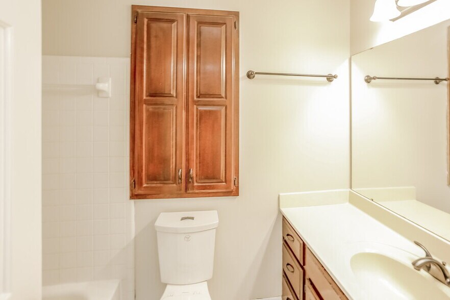 Building Photo - 4365 Barrymor Dr