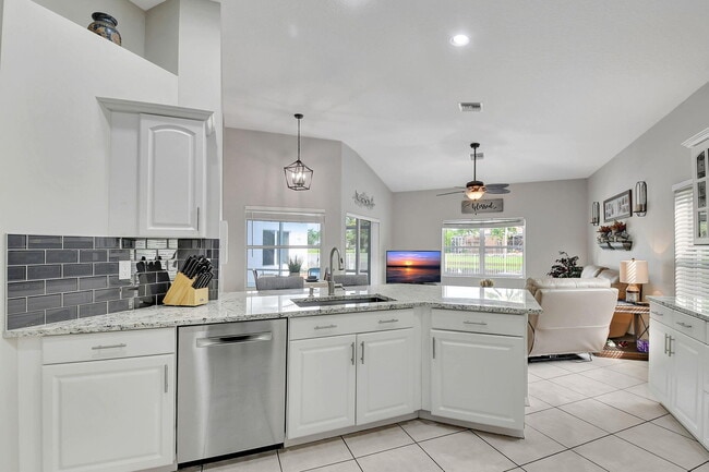 Building Photo - 11723 Water Bend Ct