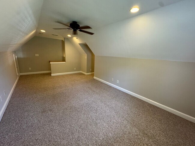 Building Photo - Great 3br House (plus Bonus Room) in East Athens!
