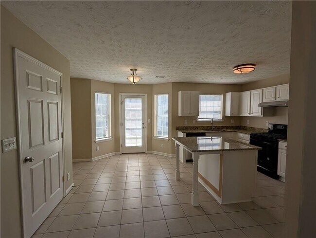 Building Photo - 347 Springhaven Way SE