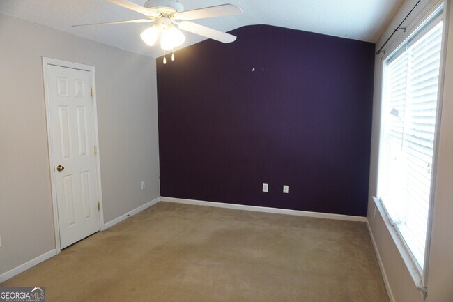 Building Photo - 71 Highoak Dr