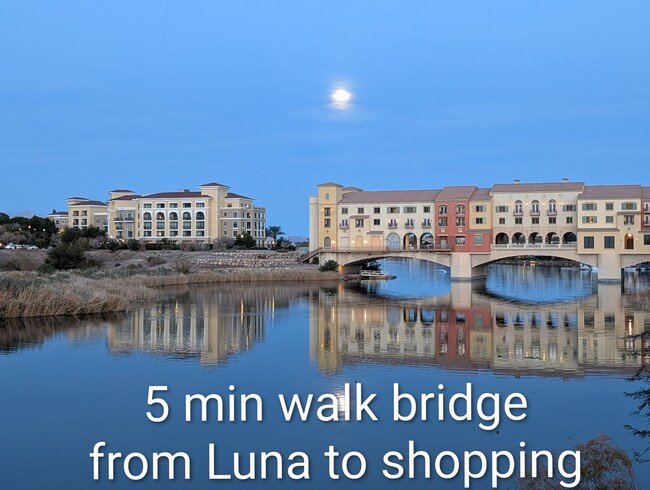 Building Photo - Lakefront Resort Living with Stunning Views in Lake Las Vegas!