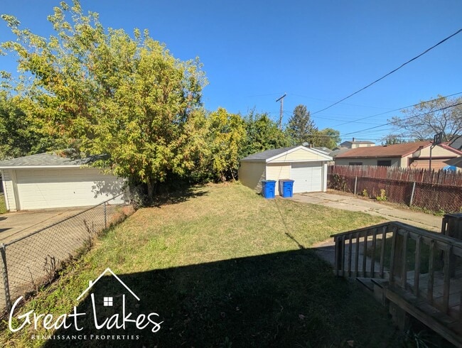 Building Photo - Beautiful 2 Bedroom 1 Bathroom now availab...