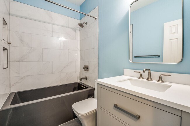 Building Photo - 1402 Indian Trl
