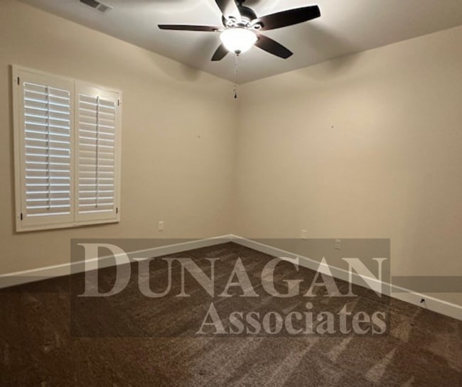 Building Photo - Beautiful 3 Bedroom, 2 Bath home - Corner Lot!