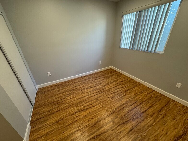 Building Photo - 6718 Sylmar Ave