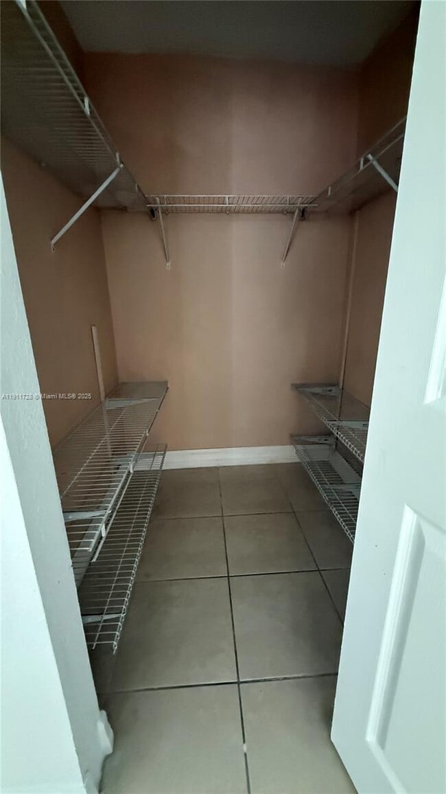 Building Photo - 3211 NW 19th Terrace