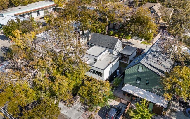 Building Photo - 631 Tillery St