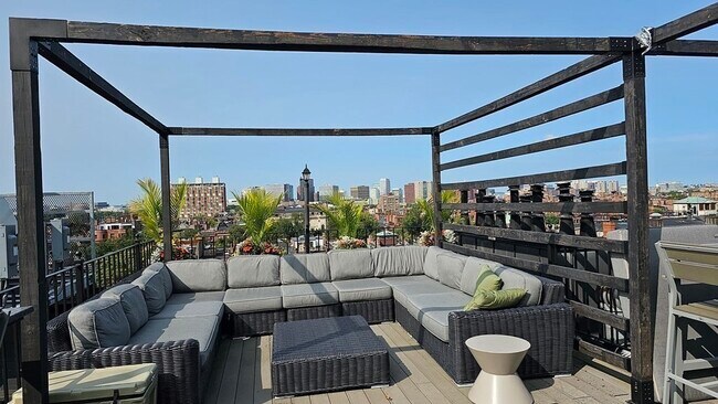 Building Photo - 755 Boylston St