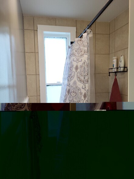 Building Photo - 9 Reeves St