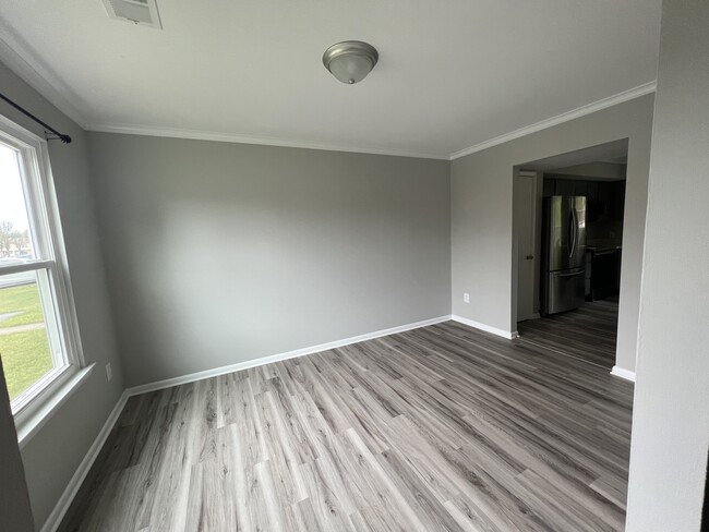 Building Photo - 131 Cypress Dr