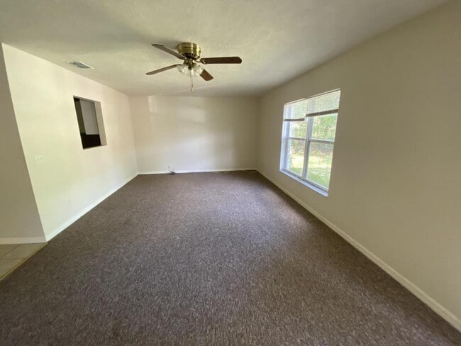 Building Photo - 1091 N Lion Cub Point