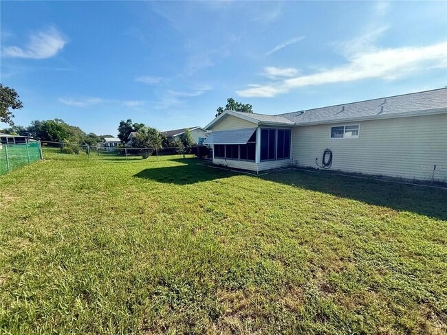 Building Photo - 10948 SW 83rd Ave