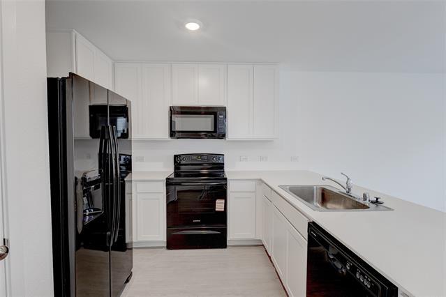 Building Photo - 800 Sandhill Crane Ln