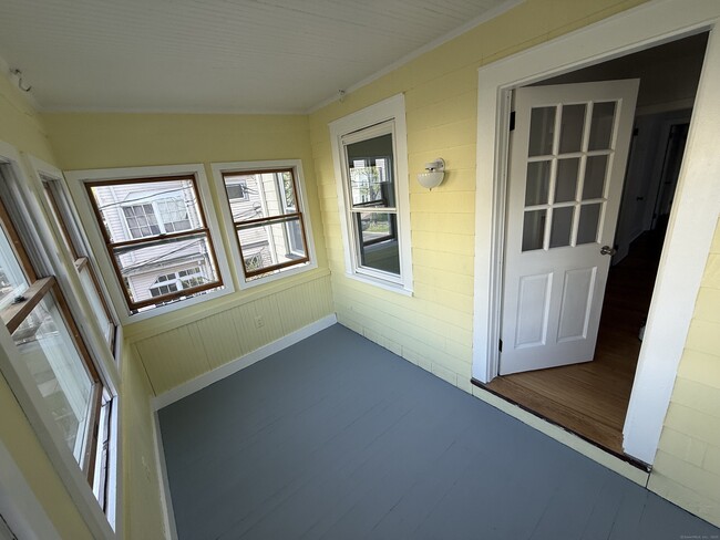 Building Photo - 109 Evergreen Ave