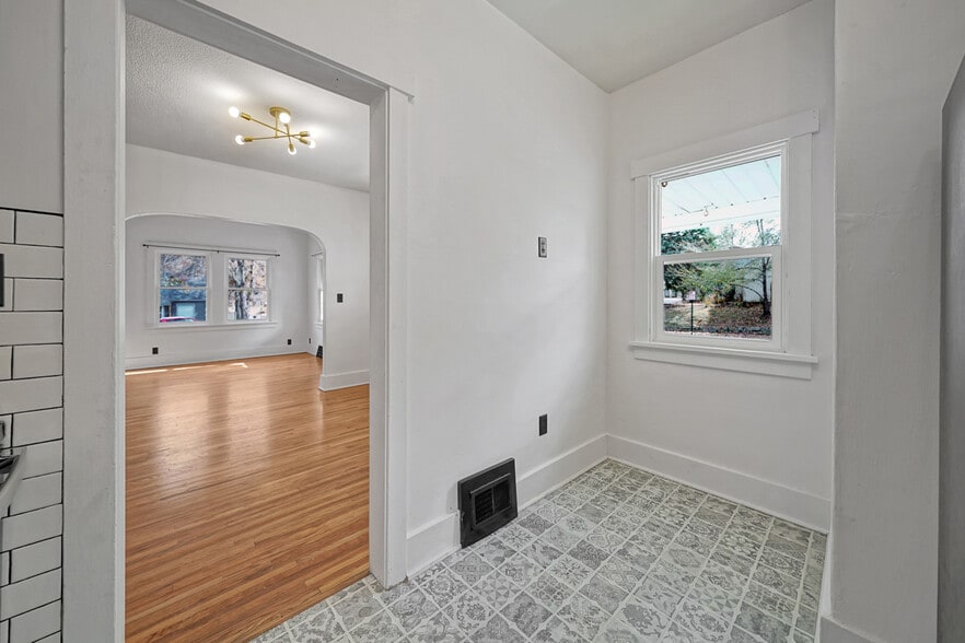 Building Photo - 3940 J St