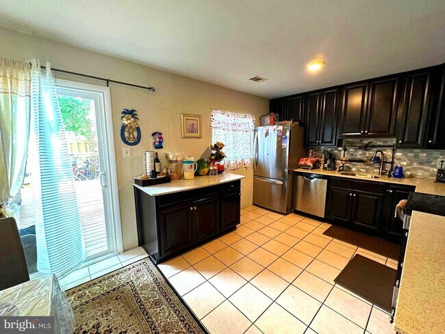 Building Photo - 1338 Springtide Pl