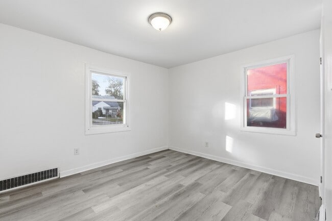 Building Photo - 9614 Schaefer Hwy