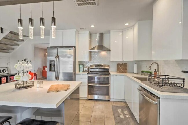 Building Photo - 7720 E Heatherbrae Ave