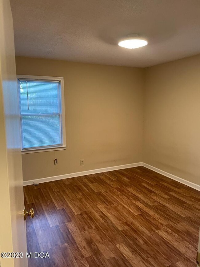 Building Photo - 5161 Nisbet Dr
