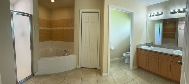 Building Photo - 319 NW Byron St