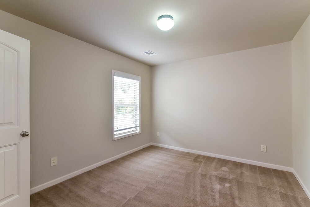 Building Photo - 631 Collingsworth Ln NE