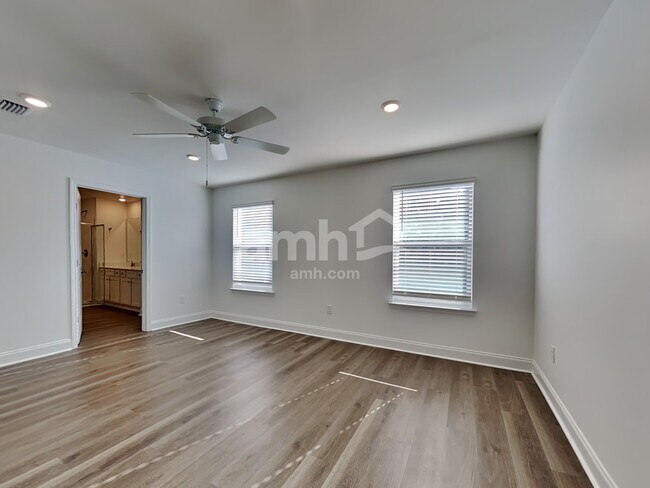 Building Photo - 319 Calla Lily Ct