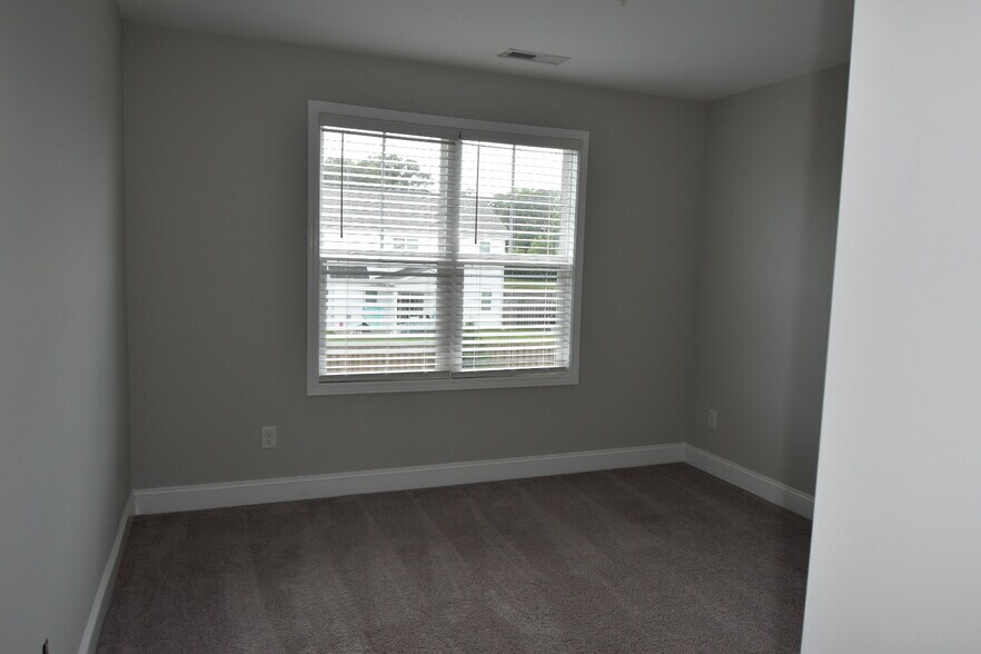 Building Photo - 1308 Teddy Rd