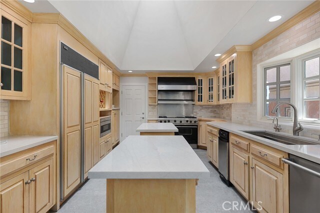 Building Photo - 5047 Orrville Ave