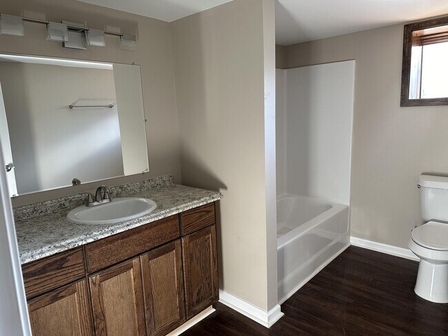 Building Photo - 741 Barron Dr