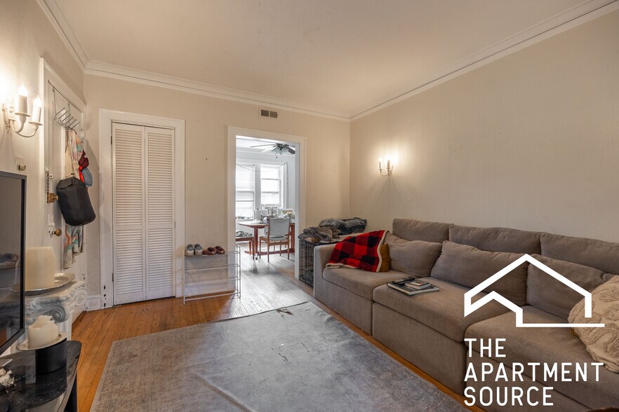 Building Photo - 3710 N Hoyne Ave