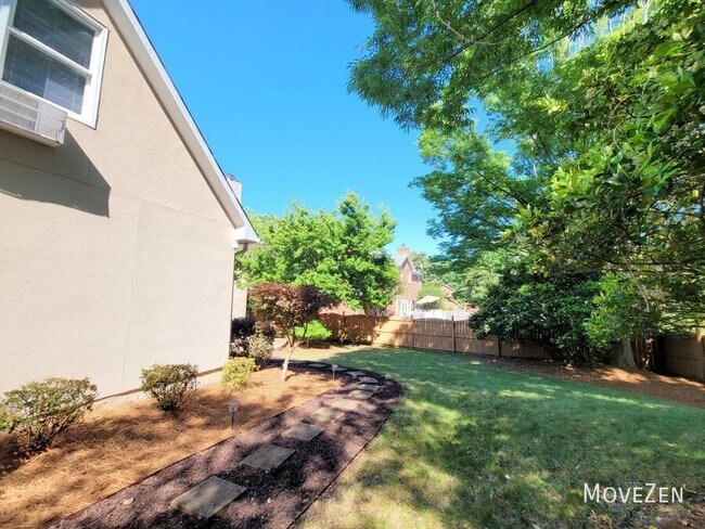 Building Photo - 2400 Tweedmore Ct
