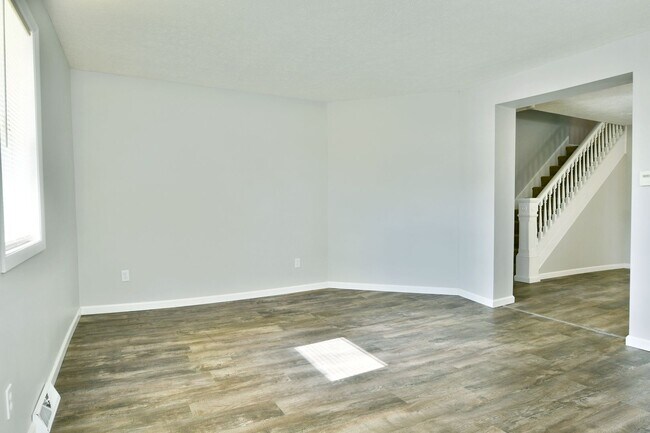 Building Photo - 226-228 W Park Ave