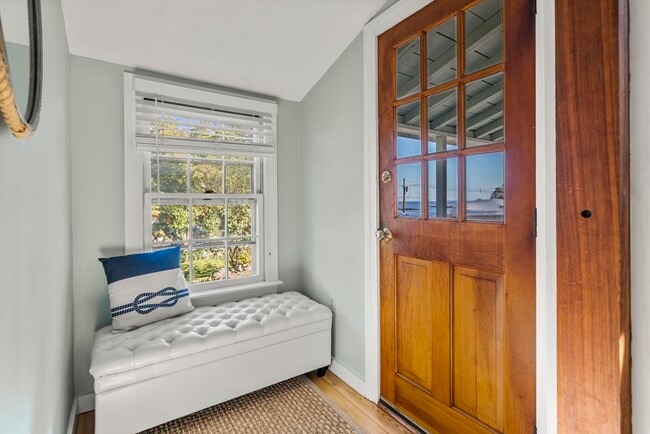 Building Photo - 9 Gingerbread Hill