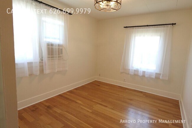Building Photo - 6307 Aldama St