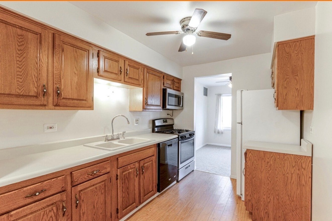 Building Photo - 3004 Roberts Dr