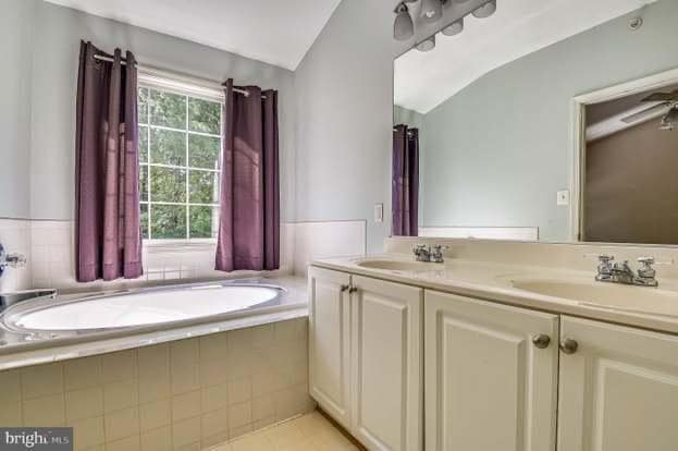 Building Photo - 4946 Lee Farm Ct