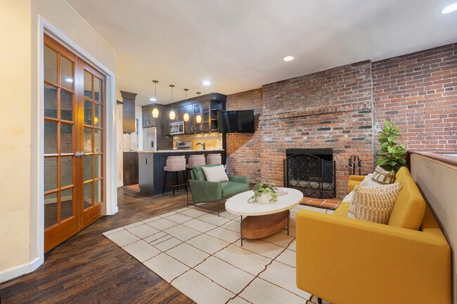 Building Photo - 117 W 82 St