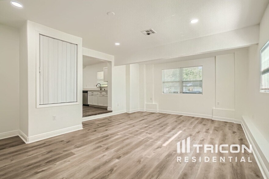 Building Photo - 2625 Nova Dr