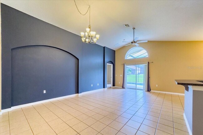 Building Photo - 236 Lancaster Dr
